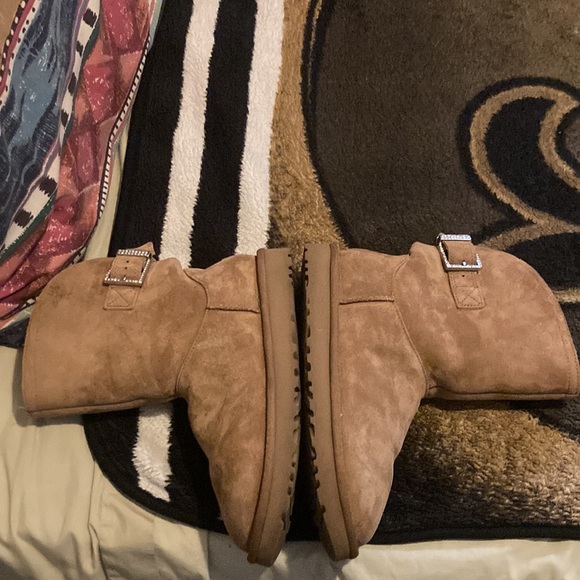 Ugg Boots - Picture 6 of 9